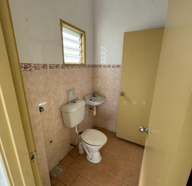 2.5-storey Terraced House for Sale in Taman Puncak Jalil (Seri Kembangan) - Matthew Wong - Bathroom - PropertyGuru.com.my