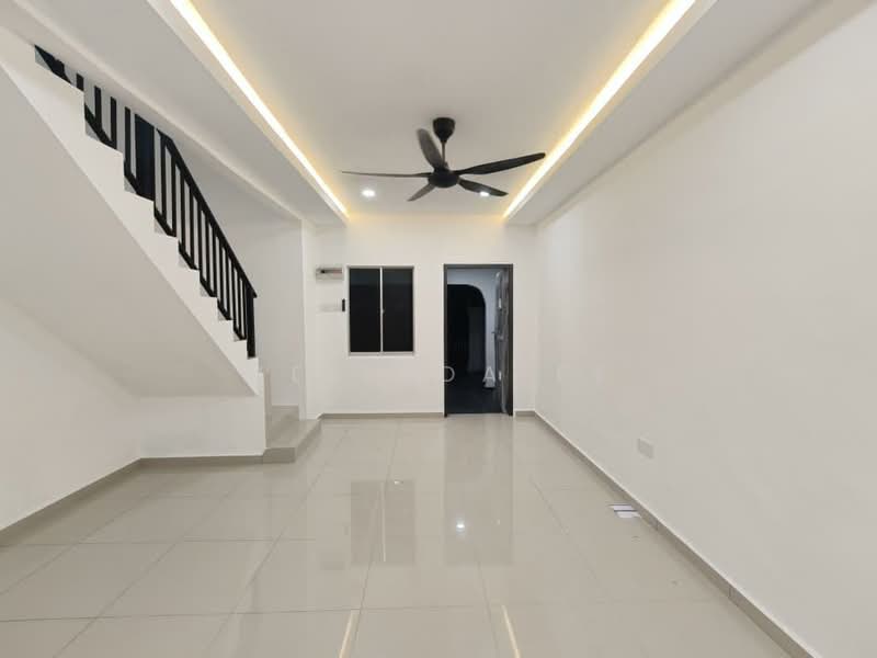 Rumah Teres 2 Tingkat untuk Dijual di Bandar Seri Alam (Masai) - Melinda Ee - Living Room - PropertyGuru.com.my