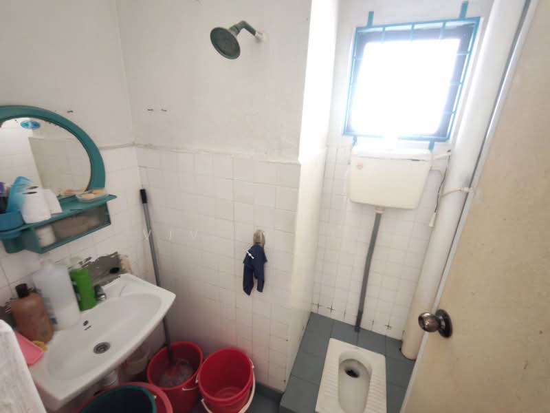 2-storey Terraced House for Sale in Johor Bahru (Johor) - Vivien Keck - Bathroom - PropertyGuru.com.my