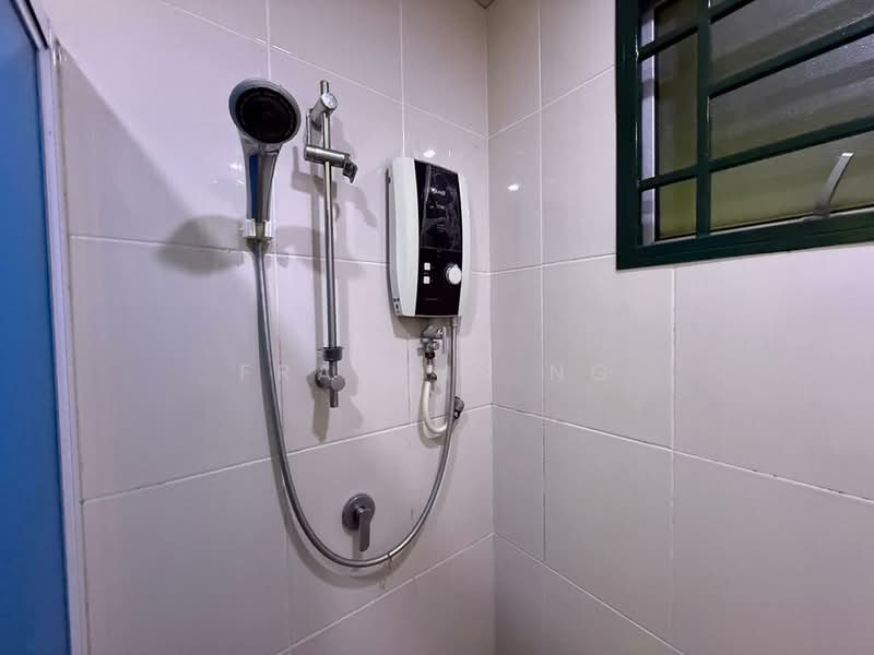 Servis Apartment untuk Dijual di OUG Parklane - Francis Ng - Bathroom - PropertyGuru.com.my