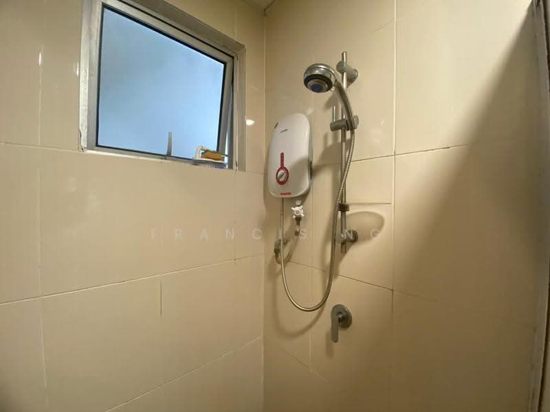 Kediaman Servis untuk Dijual di OUG Parklane - Francis Ng - Bathroom - PropertyGuru.com.my
