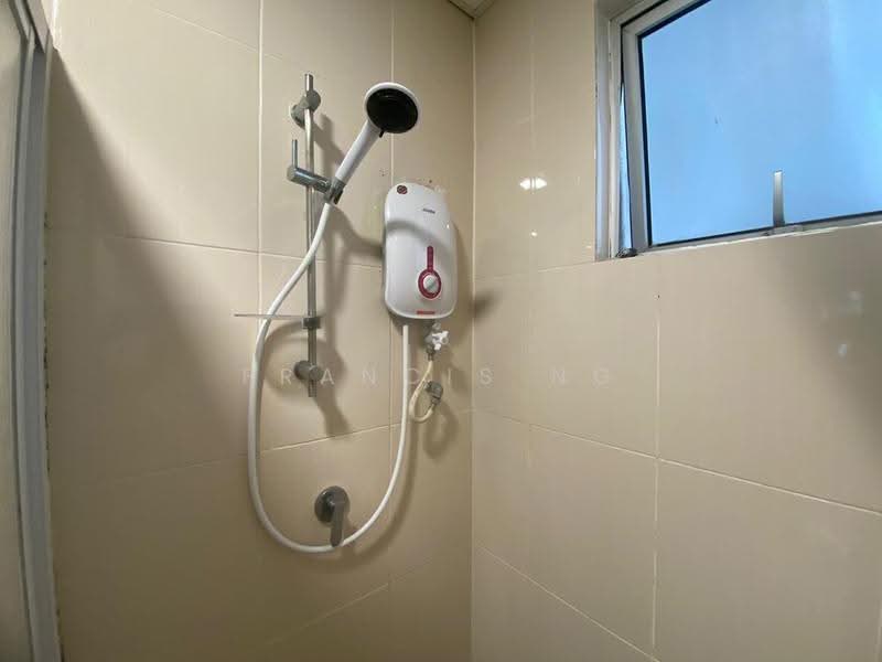 Kediaman Servis untuk Dijual di OUG Parklane - Francis Ng - Bathroom - PropertyGuru.com.my