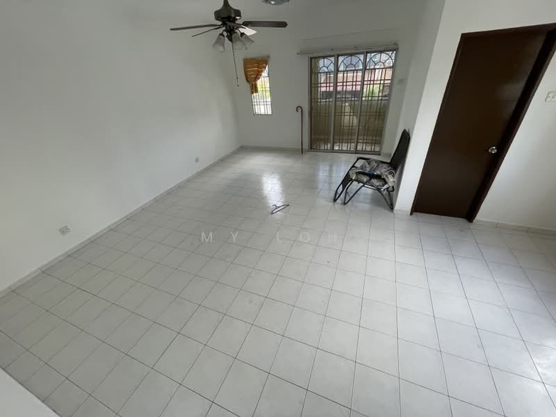 2.5-storey Terraced House for Sale in Kampung Selayang Baru (Selayang) - MY Loh - Living Room - PropertyGuru.com.my