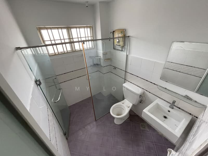 2.5-storey Terraced House for Sale in Kampung Selayang Baru (Selayang) - MY Loh - Bathroom - PropertyGuru.com.my