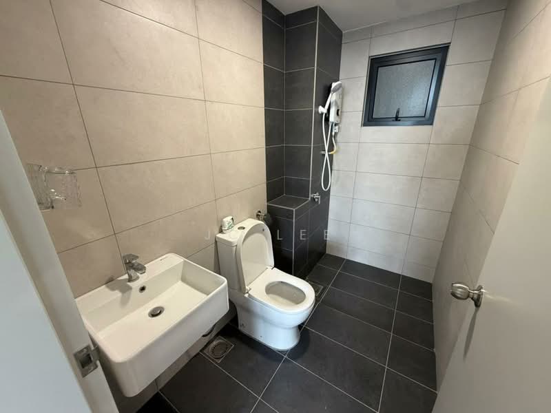 Kondominium untuk Disewa di Condo @ Eden by The Parque Residences - JC Lee - Bathroom - PropertyGuru.com.my