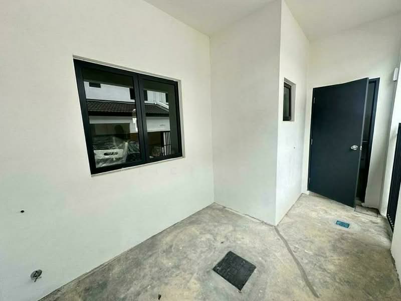 2-storey Terraced House for Sale in Rawang (Selangor) - Alice Low - Entrance - PropertyGuru.com.my