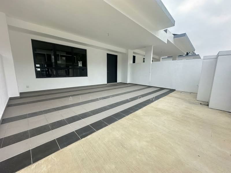 2-storey Terraced House for Sale in Rawang (Selangor) - Alice Low - Exterior - PropertyGuru.com.my