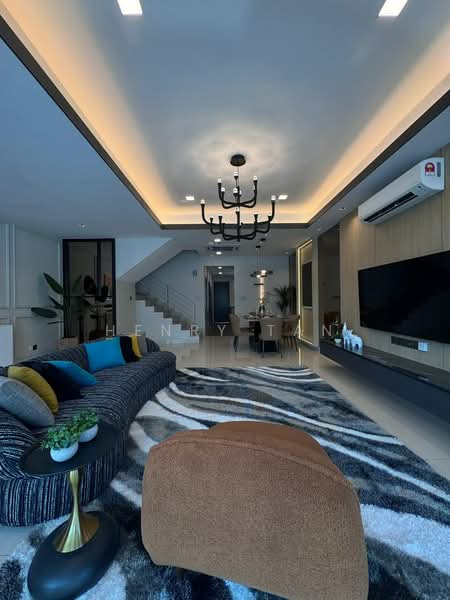 Rumah Teres 3 Tingkat untuk Dijual di Seksyen U10 (Shah Alam) - Henry Tan - Living Room - PropertyGuru.com.my