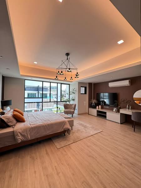 Rumah Teres 3 Tingkat untuk Dijual di Seksyen U10 (Shah Alam) - Henry Tan - Master Bedroom - PropertyGuru.com.my