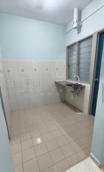 Rumah Flat untuk Dijual di Bandar Baru Uda - Han Yong Ang - Kitchen - PropertyGuru.com.my
