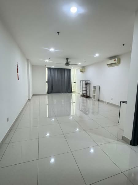 Servis Apartment untuk Dijual di Atria - Andrew Tan - Living Room - PropertyGuru.com.my