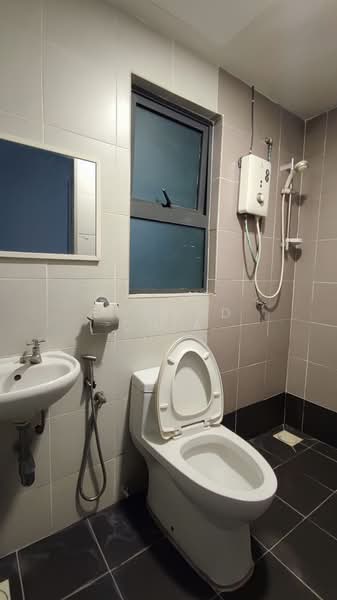 Servis Apartment untuk Disewa di DK Senza - Edward Chia - Bathroom - PropertyGuru.com.my