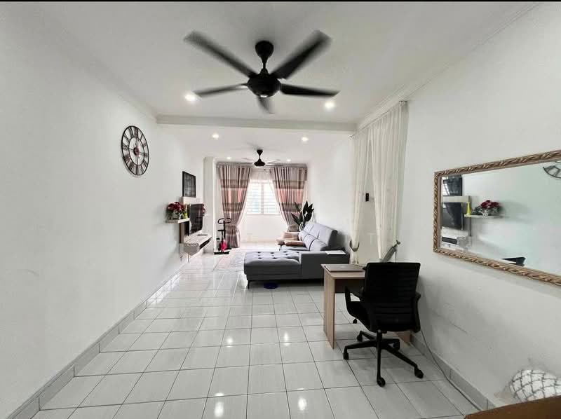 Service Residence for Sale at Serdang Skyvillas (Serdang Perdana) - Kent Fatt - Living Room - PropertyGuru.com.my