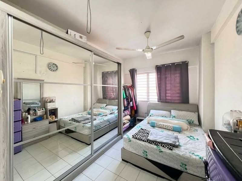 Service Residence for Sale at Serdang Skyvillas (Serdang Perdana) - Kent Fatt - Bedroom - PropertyGuru.com.my