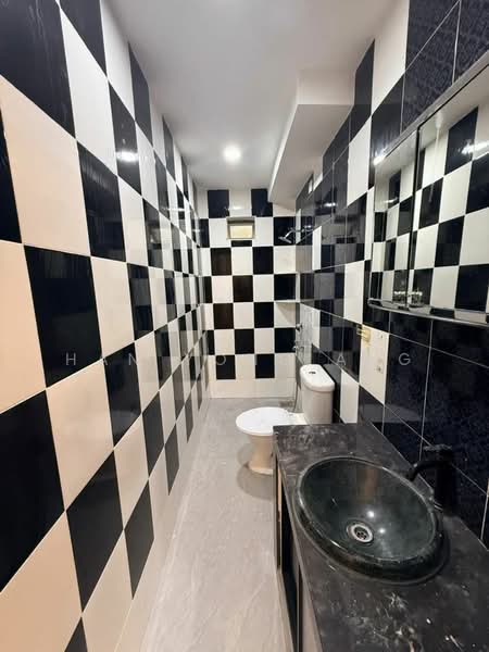 Rumah Teres untuk Dijual di Bandar Selesa Jaya (Skudai) - Han Yong Ang - Bathroom - PropertyGuru.com.my