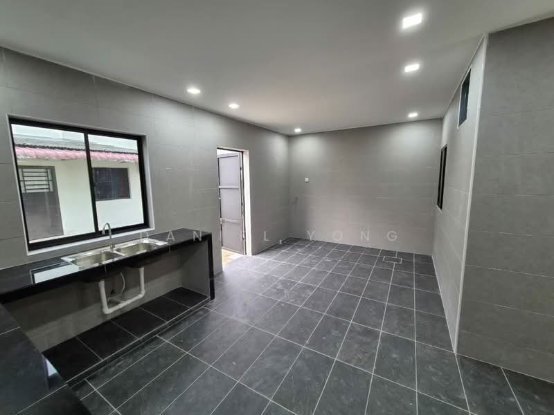 Rumah Teres 2 Tingkat untuk Dijual di Taman Pulai Indah (Johor Bahru) - Daniel Yong - Kitchen - PropertyGuru.com.my