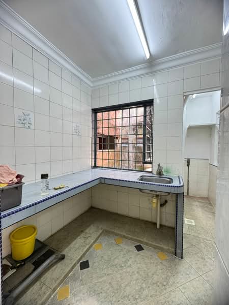 Pangsapuri untuk Dijual di Apartment Idaman - Andrew Tan - Kitchen - PropertyGuru.com.my