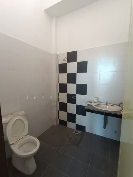 Terraced House for Sale in Ipoh (Perak) - Jerry Chow - Bathroom - PropertyGuru.com.my
