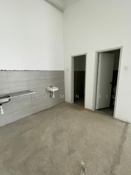 Kilang untuk Dijual di Puchong (Selangor) - Benjamin Lai - Bathroom - PropertyGuru.com.my