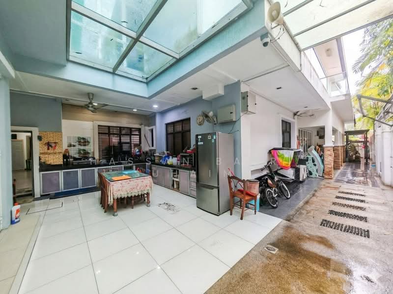 Semi-Detached House for Sale in Taman Melawati (Ulu Kelang) - Hassan Basri Suhaimi - Kitchen - PropertyGuru.com.my