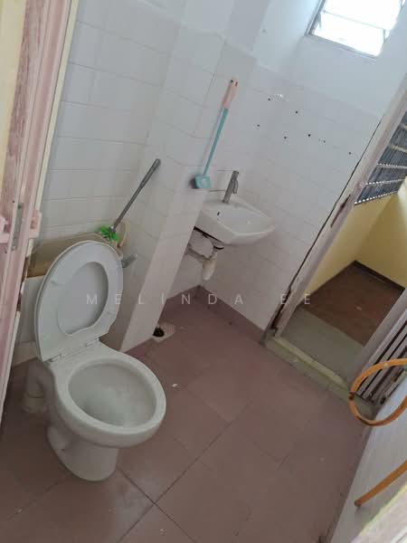Rumah Teres 2 Tingkat untuk Disewa di Taman Perling (Perling) - Melinda Ee - Bathroom - PropertyGuru.com.my