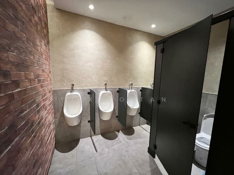 Kilang untuk Disewa di Seksyen 51 (Petaling Jaya) - Tyler Tan - Bathroom - PropertyGuru.com.my