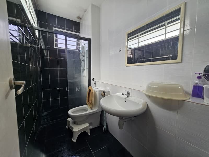 Semi-Detached House for Sale in Taman Saujana Suria (Kajang) - Yumiko Kew - Bathroom - PropertyGuru.com.my