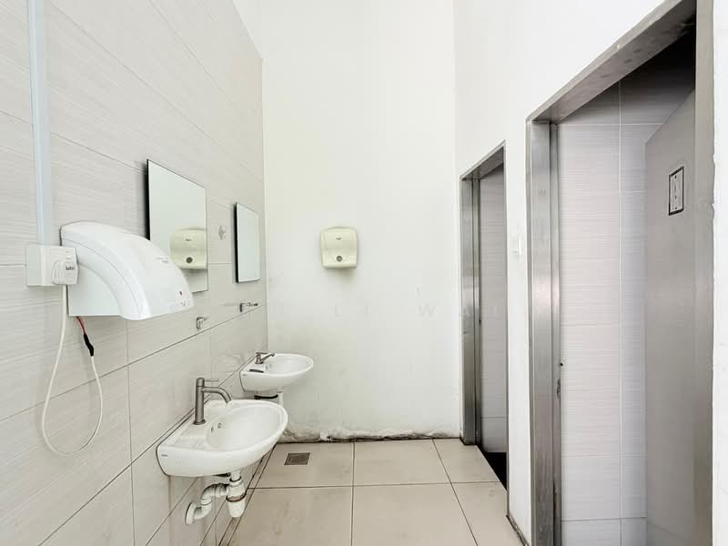 Kilang untuk Disewa di Chan Sow Lin (Cheras) - YEN LI WAI - Bathroom - PropertyGuru.com.my