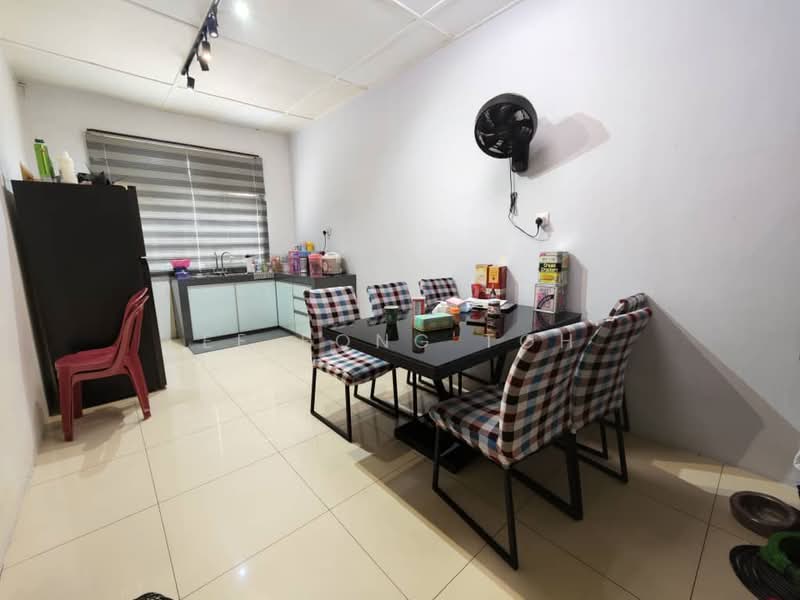 Rumah Teres 1 Tingkat untuk Dijual di Taman Universiti (Skudai) - Ee Fong Toh - Kitchen - PropertyGuru.com.my