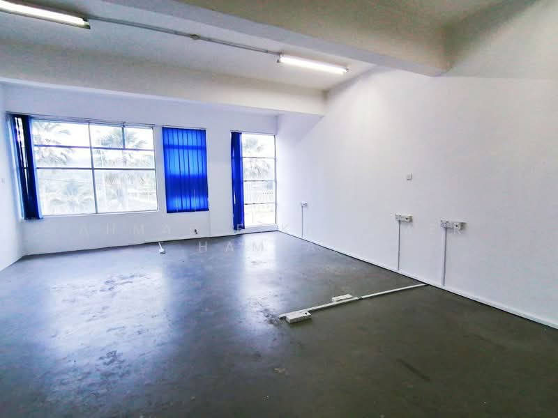 Shop / Office for Rent in Seksyen 15 (Bangi) - Ahmad Fikri Amer Hamzah - Interior - PropertyGuru.com.my