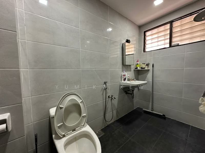 Rumah Teres 2 Tingkat untuk Dijual di Bandar Mahkota Cheras (Cheras) - Yumiko Kew - Bathroom - PropertyGuru.com.my