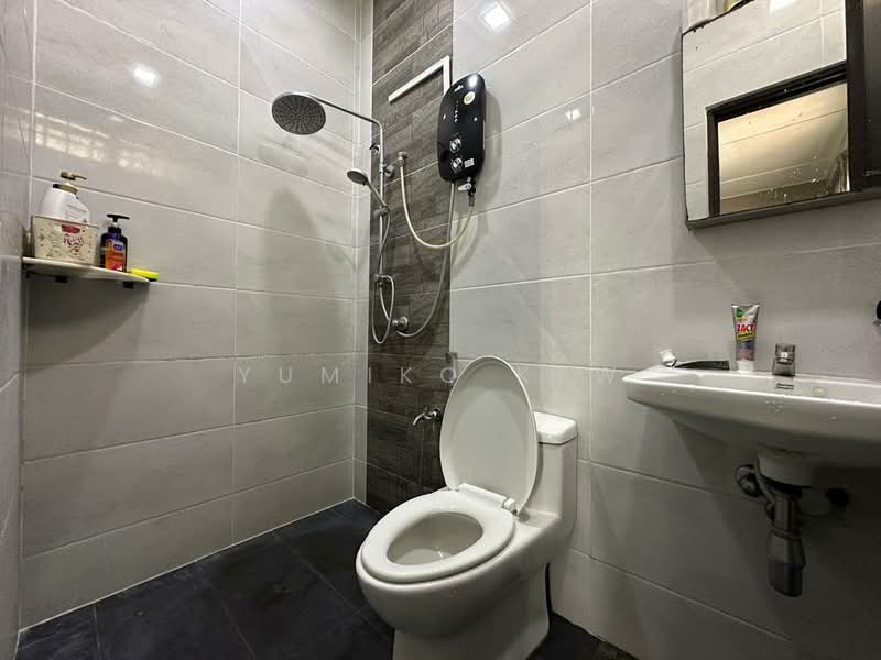 Rumah Teres 2 Tingkat untuk Dijual di Bandar Mahkota Cheras (Cheras) - Yumiko Kew - Bathroom - PropertyGuru.com.my