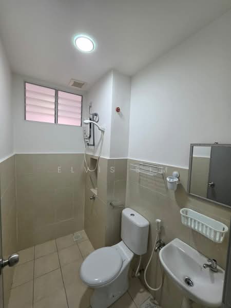 Pangsapuri untuk Disewa di Molek Ria - Elvis Sim - Bathroom - PropertyGuru.com.my