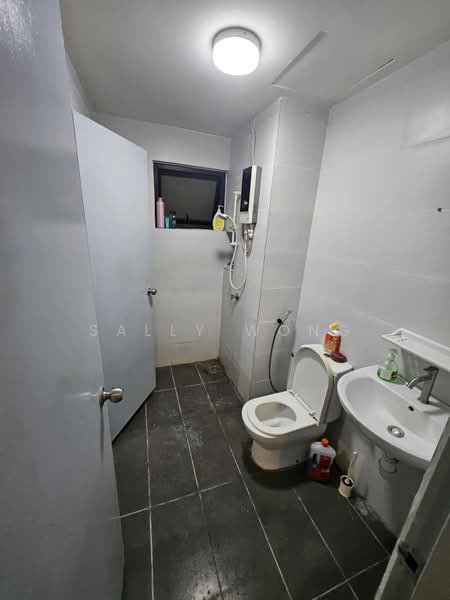 Servis Apartment untuk Dijual di Sk One Residence - Sally Wong - Bathroom - PropertyGuru.com.my