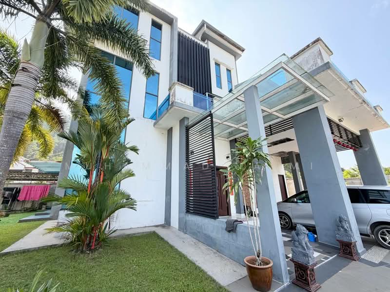 Rumah Banglo untuk Dijual di Bandar Chukai (Cukai) - Muhammad Najmi - Exterior - PropertyGuru.com.my