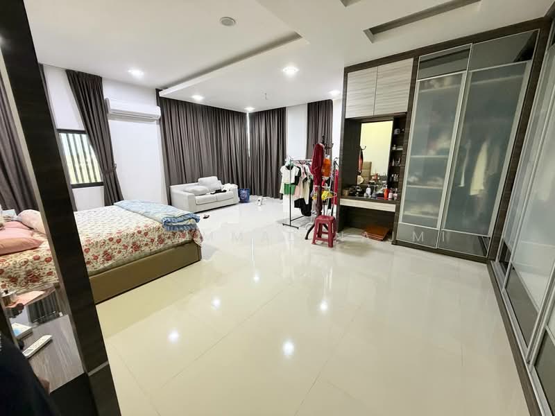 Rumah Banglo untuk Dijual di Bandar Chukai (Cukai) - Muhammad Najmi - Bedroom - PropertyGuru.com.my