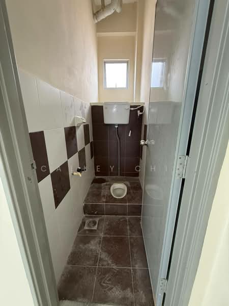 Kedai untuk Disewa di Taman Kempas Indah (Tebrau) - Calley Chin - Bathroom - PropertyGuru.com.my