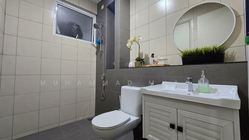 3-storey Terraced House for Sale in Subang Jaya (Selangor) - Muhammad Muadz - Bathroom - PropertyGuru.com.my