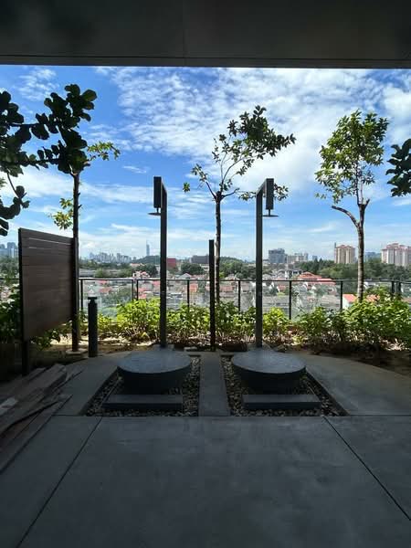 Servis Apartment untuk Dijual di Seventeen Mall & Residences (Biji Living) - Lydia Loo - Balcony - PropertyGuru.com.my