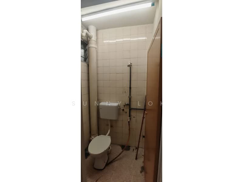 Rumah Flat untuk Disewa di Taman Mengkudu Flat - Sunny Lok - Bathroom - PropertyGuru.com.my