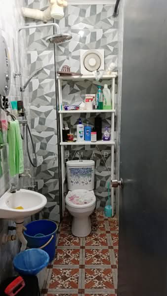Condominium for Sale at Indah Condominium - Ahmad Gadafi Md Nor - Bathroom - PropertyGuru.com.my