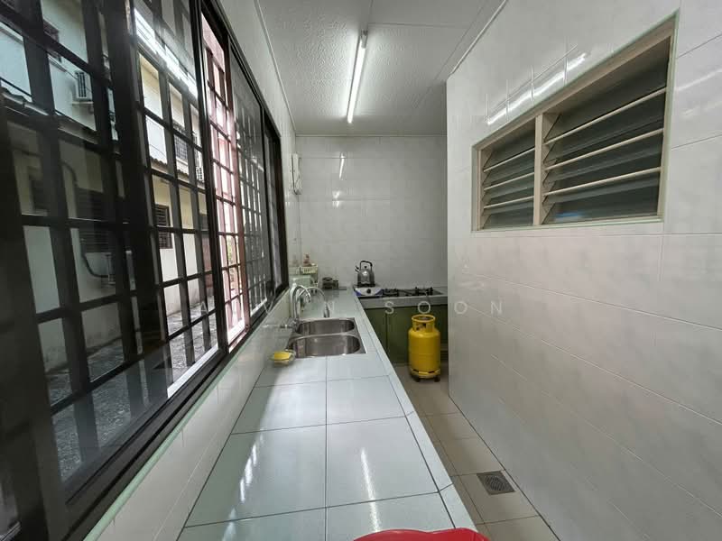 2-storey Terraced House for Sale in Taman Puteri Lindungan Bulan (Ipoh) - Alvin Soon - Kitchen - PropertyGuru.com.my
