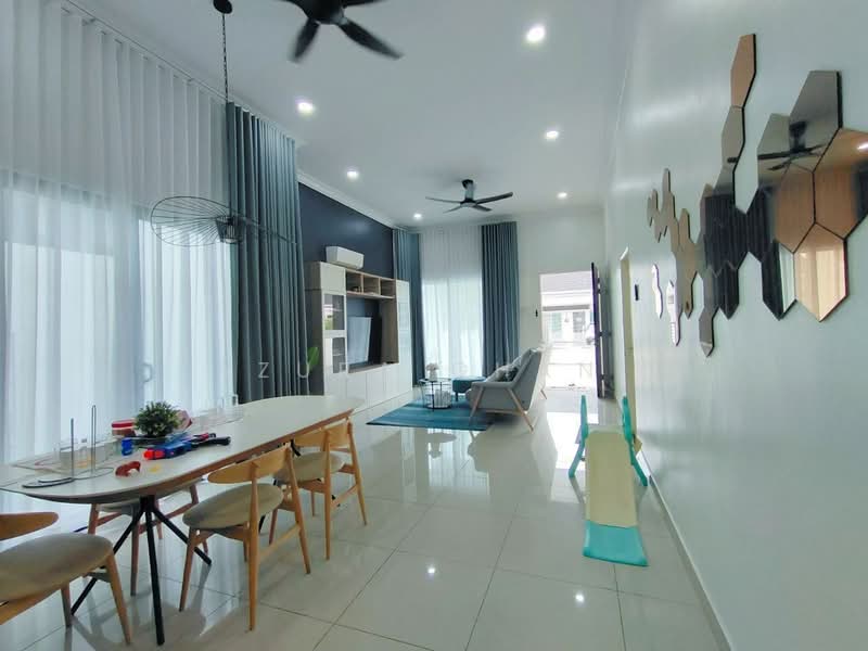 Rumah Banglo untuk Dijual di Kepala Batas (Penang) - Azura Ghani - Living Room - PropertyGuru.com.my