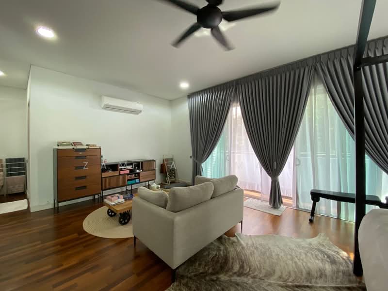 Rumah Teres 3 Tingkat untuk Dijual di Bukit Jelutong (Shah Alam) - Zamila Ismail - PropertyGuru.com.my