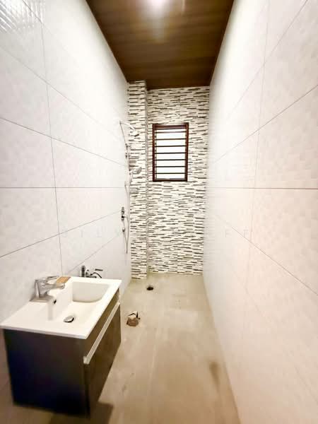 Rumah Berkembar untuk Dijual di Desa Kenanga (Semenyih) - BILYA ARIFF - Bathroom - PropertyGuru.com.my