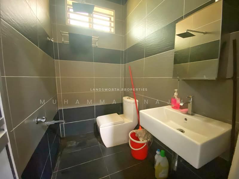 Bungalow for Sale in Taman Kijal Meraga (Kijal) - Muhammad Najmi - Bathroom - PropertyGuru.com.my