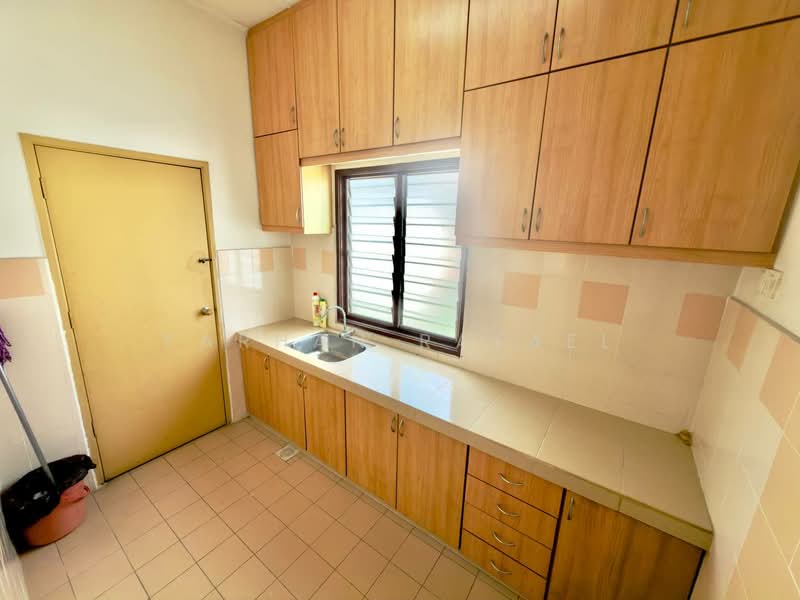 Townhouse for Sale in Shah Alam (Selangor) - Farhan Rafael - Kitchen - PropertyGuru.com.my