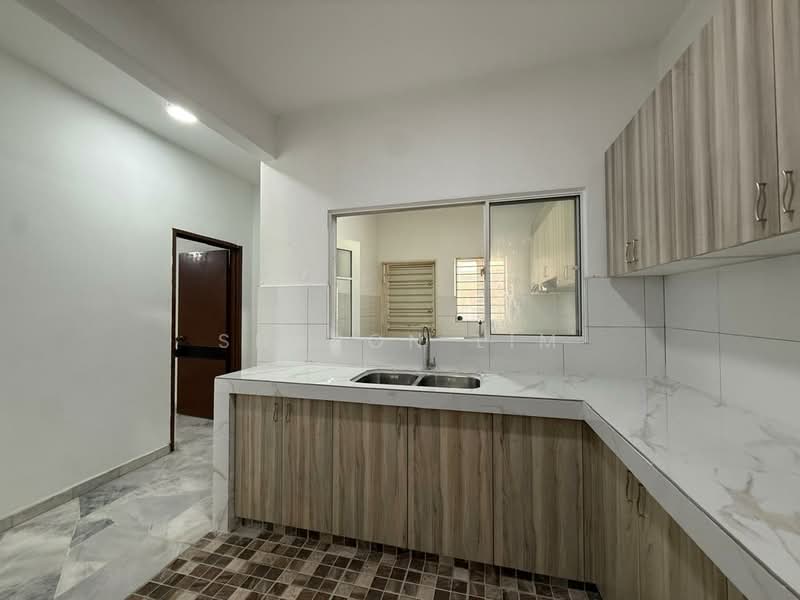 2-storey Terraced House for Rent in Putra Heights (Subang Jaya) - Sharon Lim - Kitchen - PropertyGuru.com.my