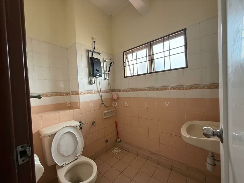 2-storey Terraced House for Rent in Putra Heights (Subang Jaya) - Sharon Lim - Bathroom - PropertyGuru.com.my