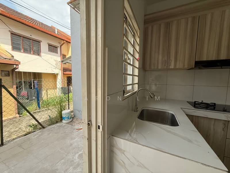 2-storey Terraced House for Rent in Putra Heights (Subang Jaya) - Sharon Lim - Kitchen - PropertyGuru.com.my
